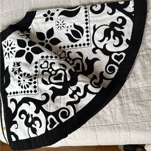 Marcel Wanders Black and White Christmas Tree Skirt with Black Velvet Trim